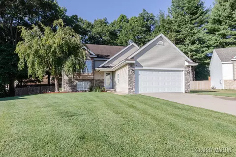 1824 Keegan Ct SW, Wyoming, MI 49519