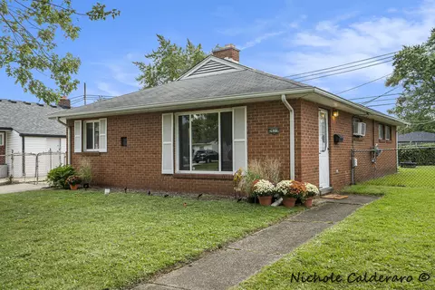 26319 Dale Ct, Roseville, MI 48066
