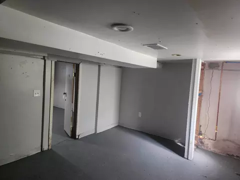 8280 Jackson Ave, Warren, MI 48089 photo 32