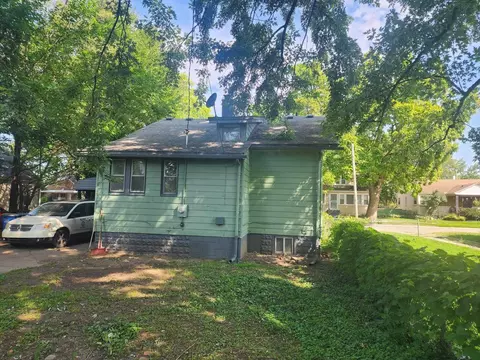 8280 Jackson Ave, Warren, MI 48089 photo 4