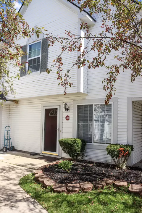 22100 Cape Cod Way, Farmington Hills, MI 48336