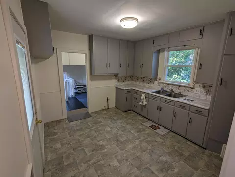 2008 E Ganson St, Jackson, MI 49202 photo 5
