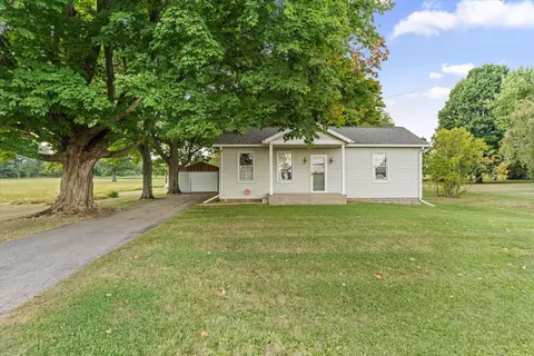 1830 S Red Bud Trl, Buchanan, MI 49107