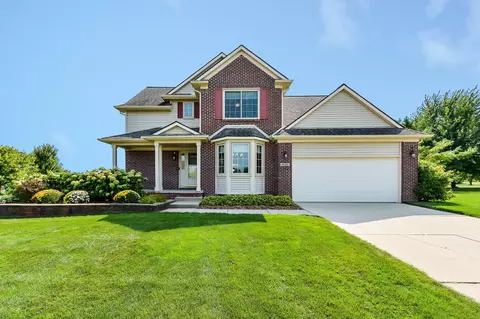 9135 Meadow View Ln, Saline, MI 48176