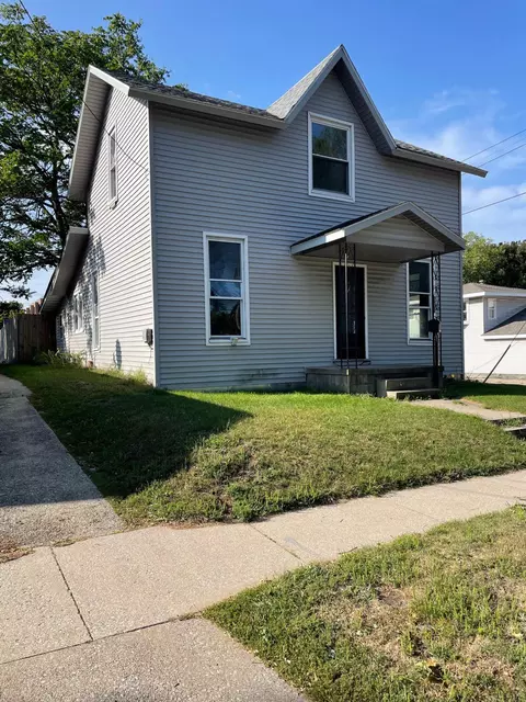 251 5th Ave, Manistee, MI 49660
