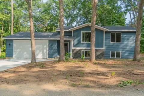 3935 Kiella Dr, Allegan, MI 49010