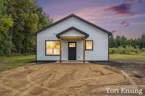 1881 S Derby Rd, Sidney, MI 48885