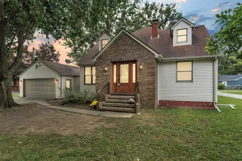 31320 Olmstead Rd, Rockwood, MI 48173