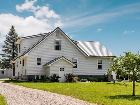 12500 170th Ave, Leroy, MI 49655