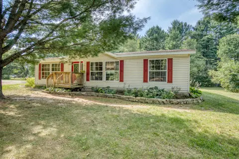 7967 S Sequoya Trl, Howard City, MI 49329