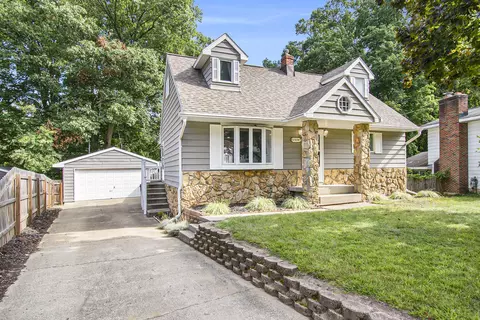 2039 Cannon St SW, Wyoming, MI 49519