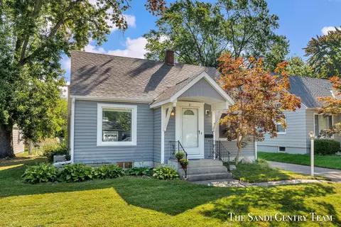 31 S Lindy St, Zeeland, MI 49464