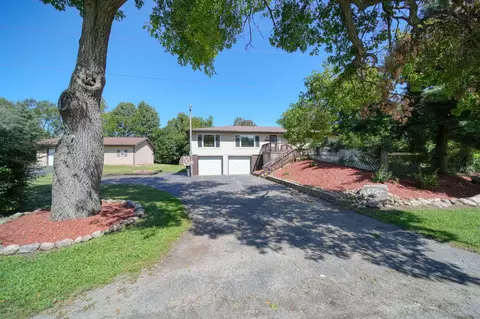 6750 Smith Rd, Jackson, MI 49201
