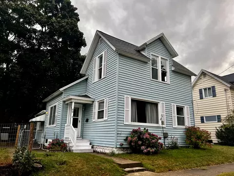 69 Magill St, Manistee, MI 49660