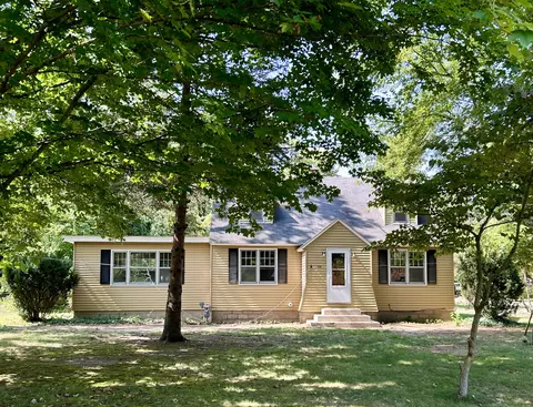 658 Goldenrod Ave, Holland, MI 49423