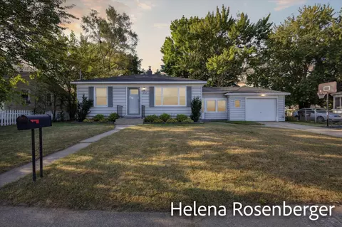 232 Maplelawn St SW, Grand Rapids, MI 49548