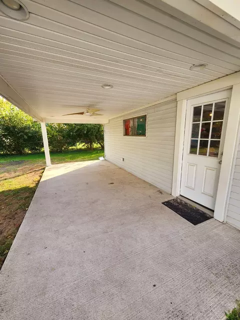 28517 Leroy St, Romulus, MI 48174 photo 8