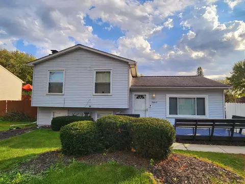 28517 Leroy St, Romulus, MI 48174 photo 3