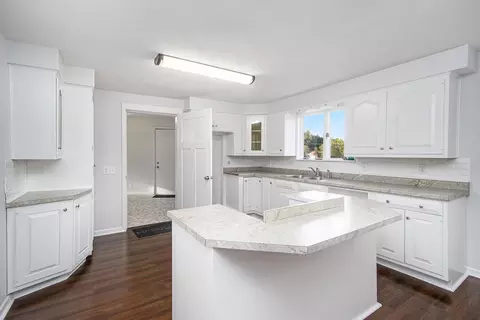 10060 N Riverview Dr, Plainwell, MI 49080 photo 16