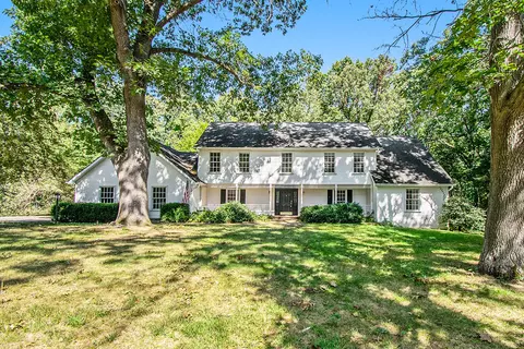5041 Colony Woods Dr, Kalamazoo, MI 49009