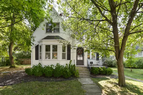 208 Detroit St, Saline, MI 48176