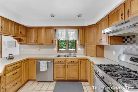 1253 E 98th St, Grant, MI 49327 photo 11