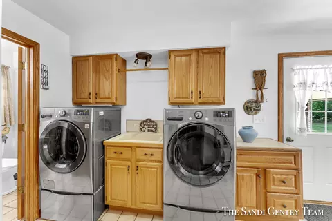 1253 E 98th St, Grant, MI 49327 photo 14