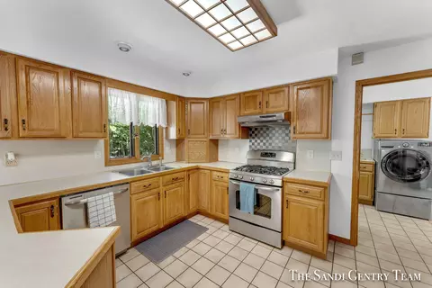 1253 E 98th St, Grant, MI 49327 photo 13
