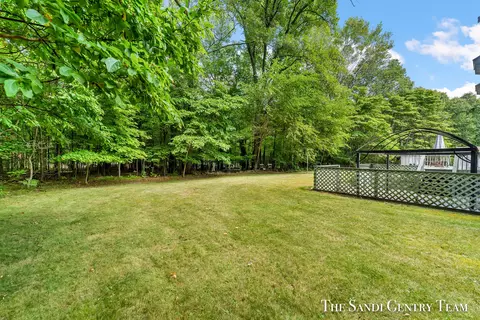 1253 E 98th St, Grant, MI 49327 photo 40