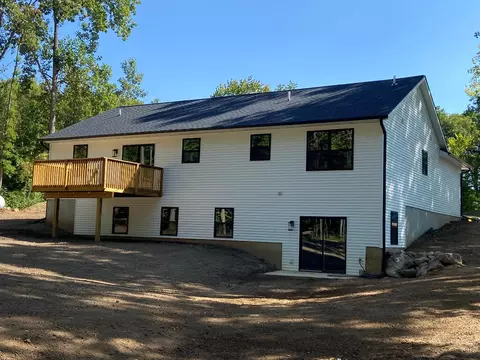 74982 Ridgeway Dr, Lawton, MI 49065