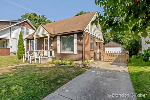 706 Harlan Ave NE, Grand Rapids, MI 49503