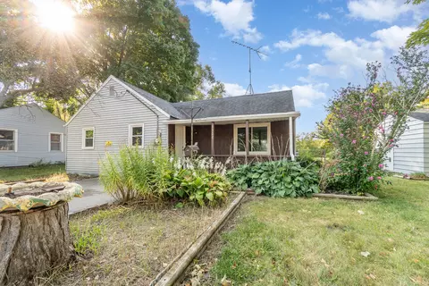 1302 Elm St, Bay City, MI 48706