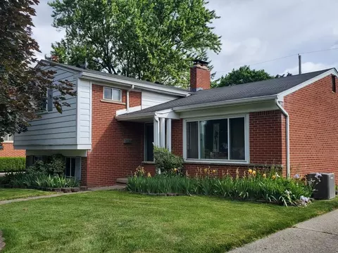 41948 Brentwood Dr, Plymouth, MI 48170