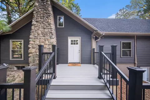 410 Robinson Rd, Jackson, MI 49203