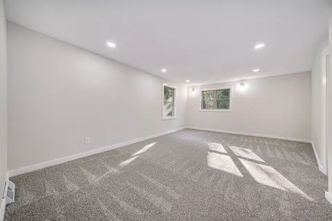 410 Robinson Rd, Jackson, MI 49203 photo 31