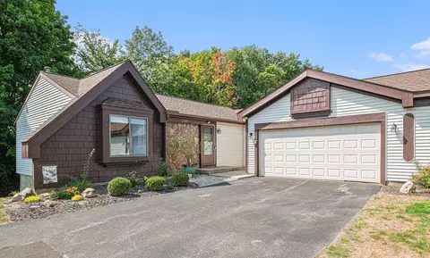 2240 Bridle Creek Dr SE #47, Kentwood, MI 49508
