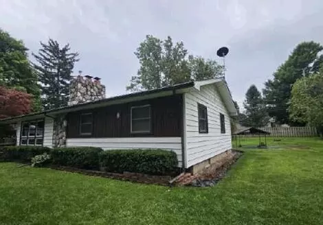 312 E State St, Vernon, MI 48476