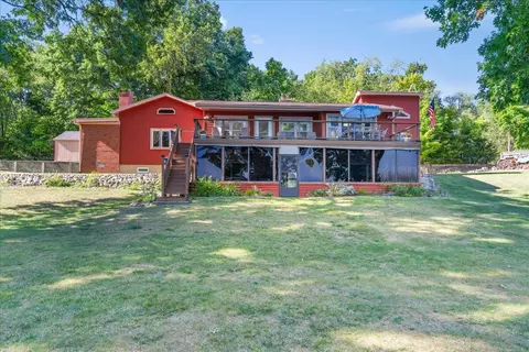 11149 W Perch Lake Dr, Cement City, MI 49233