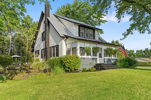 18119 28th Ave, Conklin, MI 49403