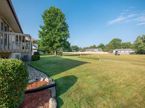 9374 E Arrowhead Dr, Scotts, MI 49088 photo 5