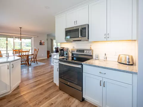 9374 E Arrowhead Dr, Scotts, MI 49088 photo 11