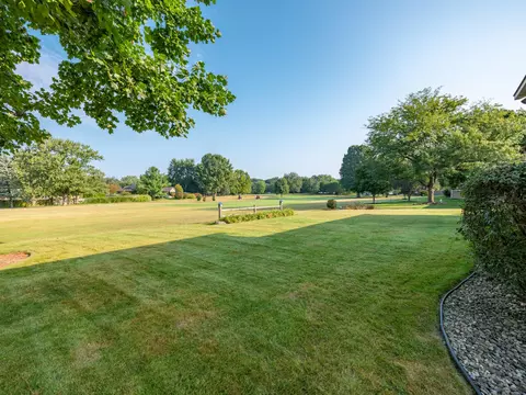 9374 E Arrowhead Dr, Scotts, MI 49088 photo 6