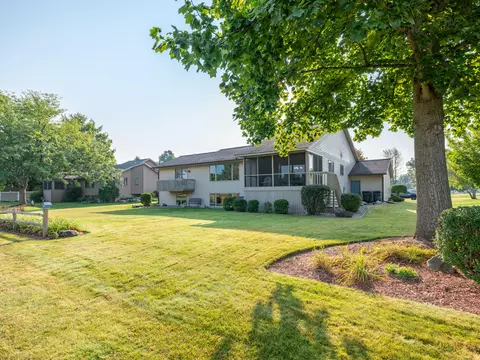 9374 E Arrowhead Dr, Scotts, MI 49088 photo 3