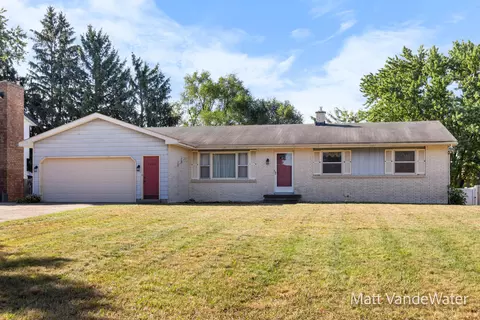 2662 Fairbrook Dr, Jenison, MI 49428