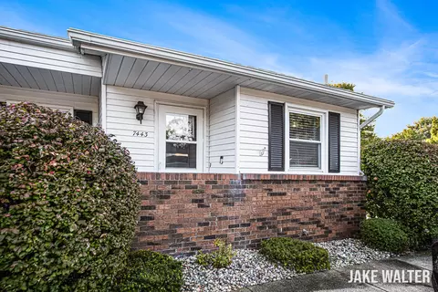 7443 Boulder Bluff Dr, Jenison, MI 49428