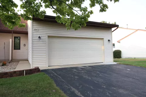 2743 Stonebluff Dr SW, Wyoming, MI 49519