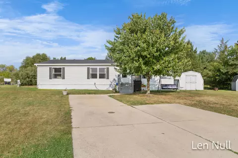 4329 Oxford St #91, Wayland, MI 49348