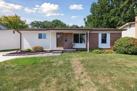 264 Surrey St, Westland, MI 48186