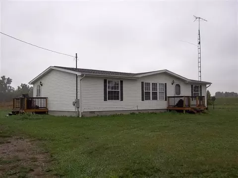 1655 E Montgomery Rd, Hillsdale, MI 49242