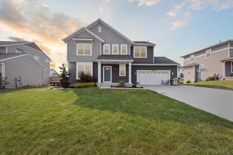 5867 Sage River Ct SW, Wyoming, MI 49418